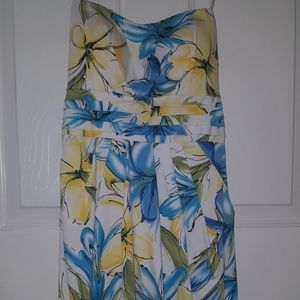 Women's strapless dress